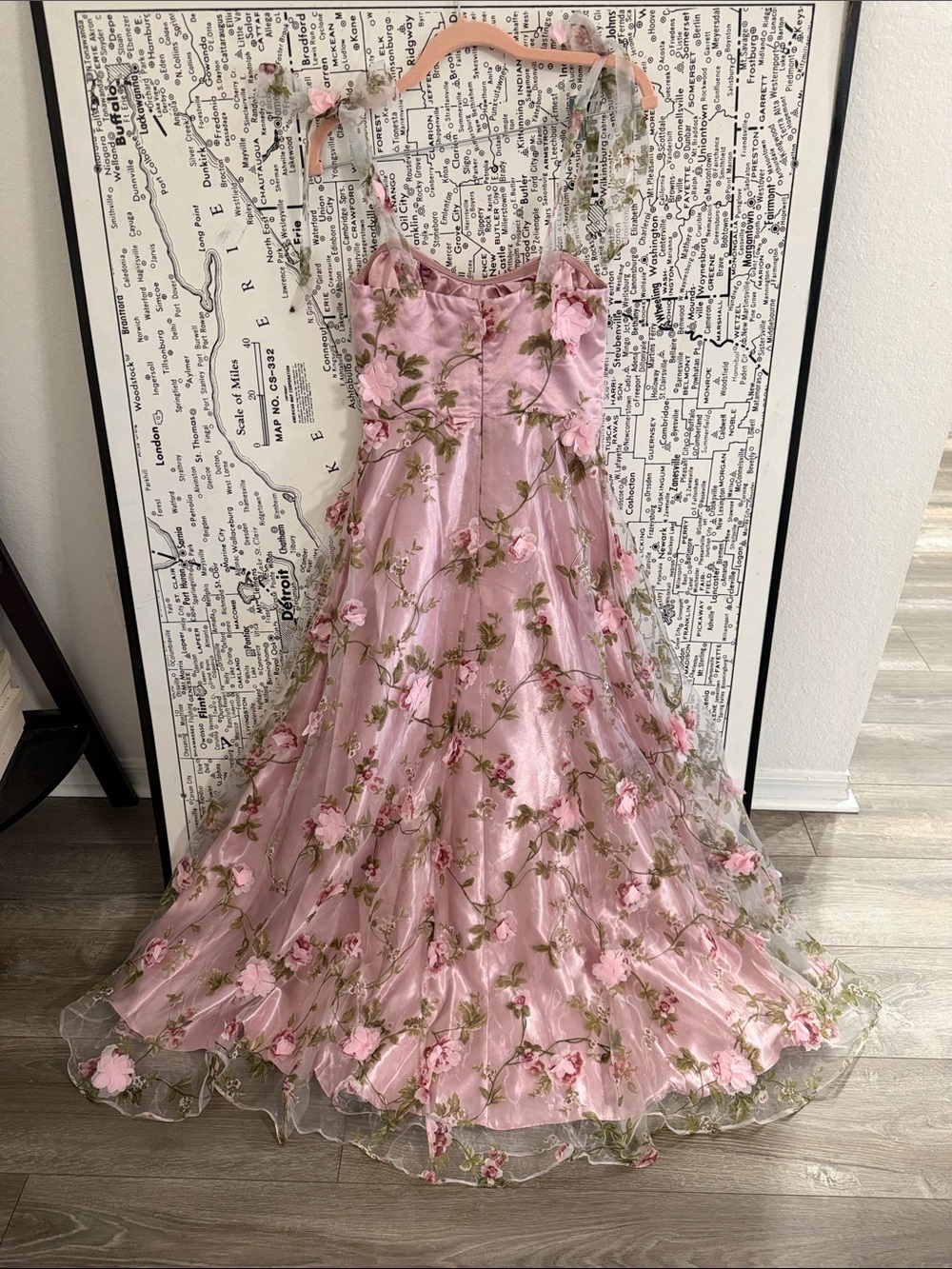 Cider Pink Floral Embroidered Garden Party Dress with FLAW (swipe to see) - Picture 3 of 7